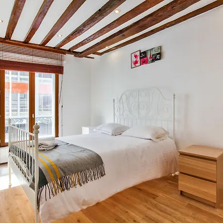 43 - Spacious Parisian Flat Of Grands Boulevards